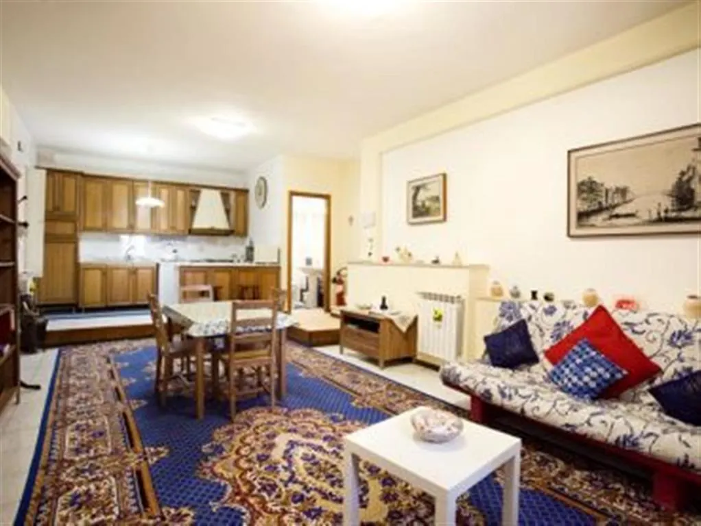 Comfortable Trastevere Apartment Rome Italy