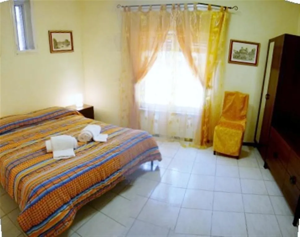 Comfortable Trastevere Apartment Rome Italy