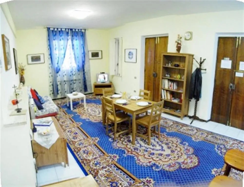 Comfortable Trastevere Apartment Rome